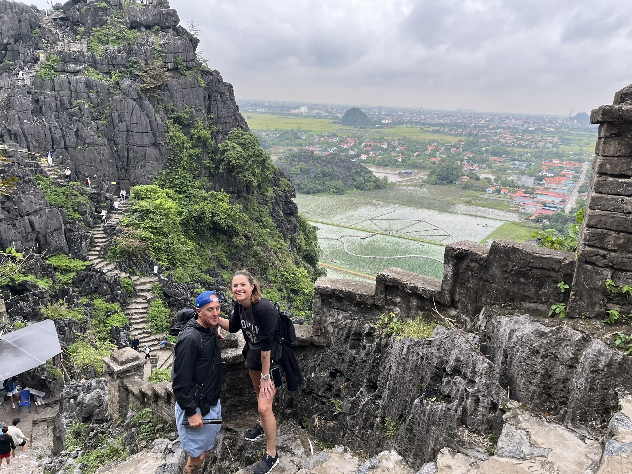 Ninh Binh Luxury Day Tour from Hanoi – Mua Cave, Boat Ride & Cycling